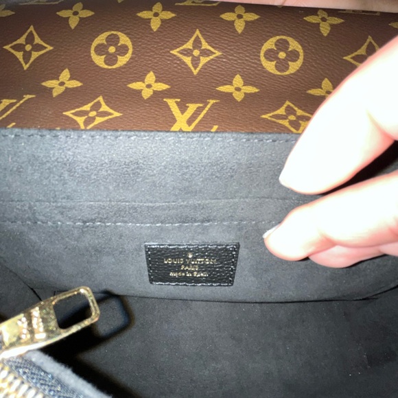 Louis Vuitton Pallas Chain Bag - Picture 6 of 10